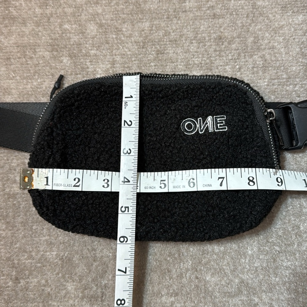 Sherpa‎ Black Belt Bag Zipper Closure Back Zipper Pocket Adjustable Waist Strap - Picture 6 of 7